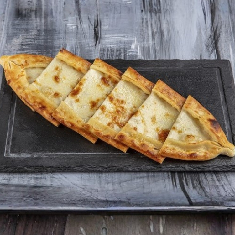 Sade Kaşarlı Pide
