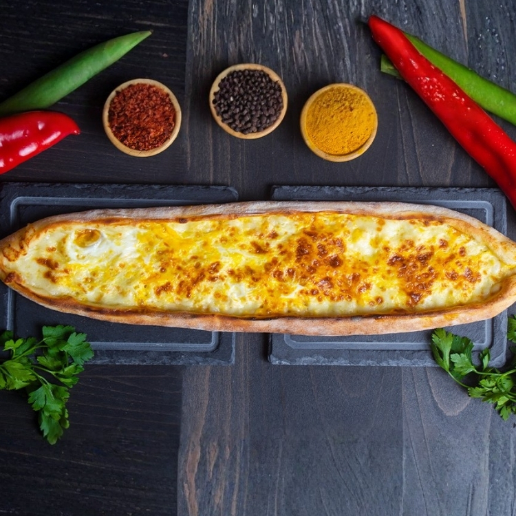 Kaşarlı Yumurtalı Pide